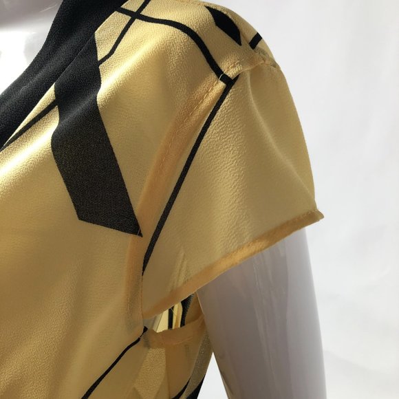 💋3 for $25! Abstract Wrap Tunic Top - Picture 4 of 9